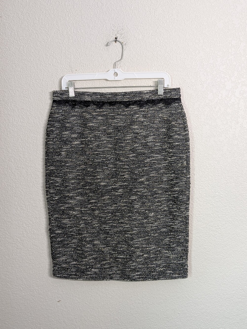 NWT Ann Taylor Black White Tweed Straight Pencil Skirt Size M Lace Gold Threads